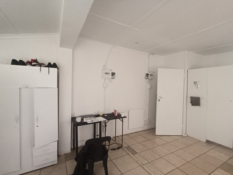 5 Bedroom Property for Sale in Brandwag Free State